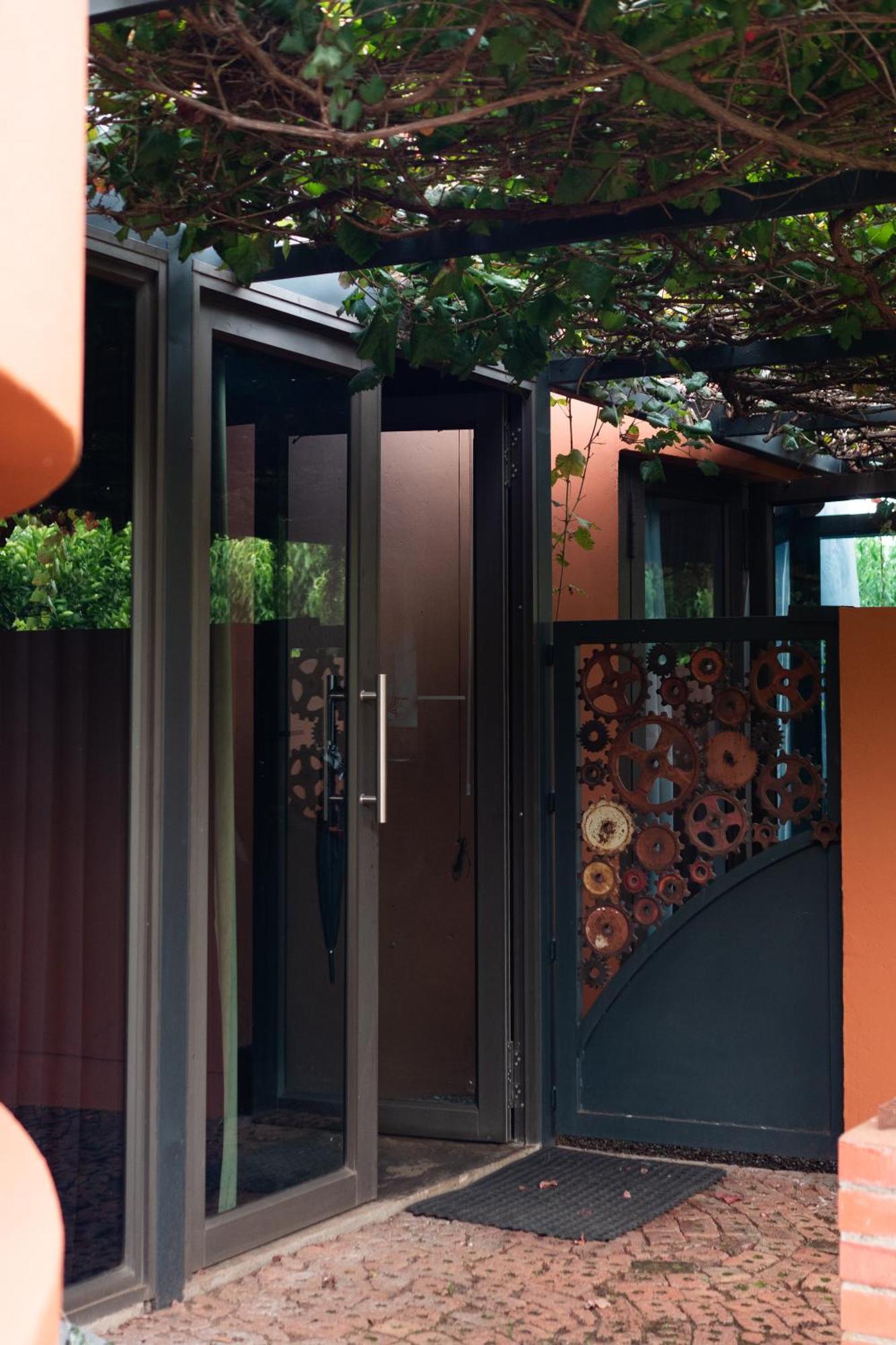 Liedjiesbos Urban Olive Farm Bloemfontein Exterior foto