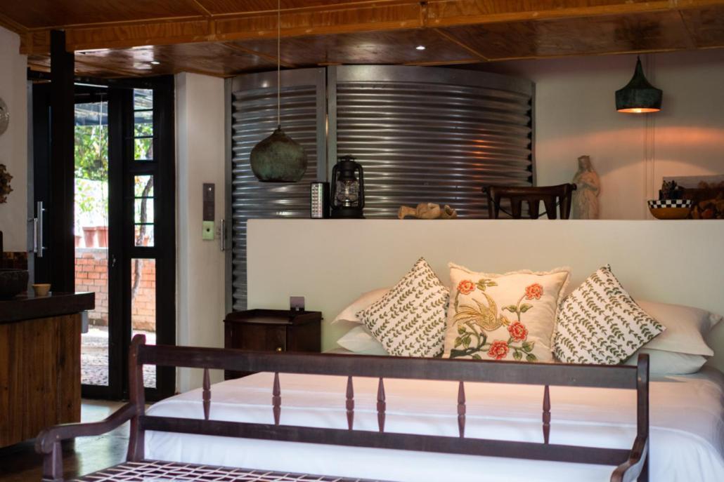 Liedjiesbos Urban Olive Farm Bloemfontein Exterior foto