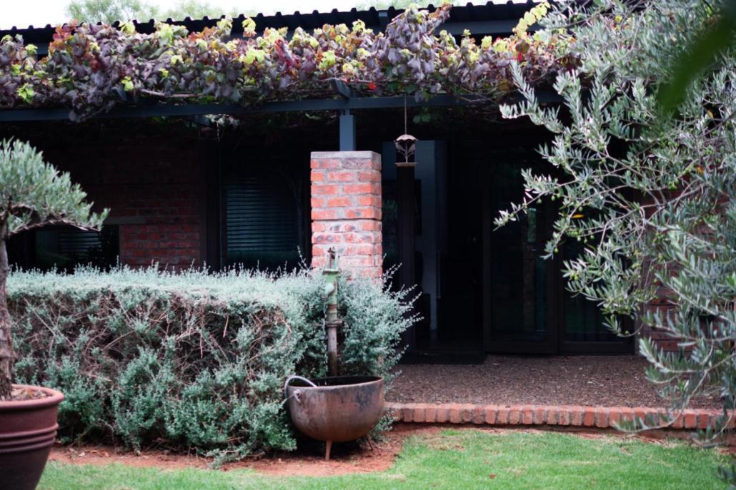 Liedjiesbos Urban Olive Farm Bloemfontein Exterior foto